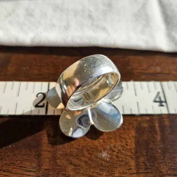 Italian Sterling Silver Flower Ring - Picture 5 of 6